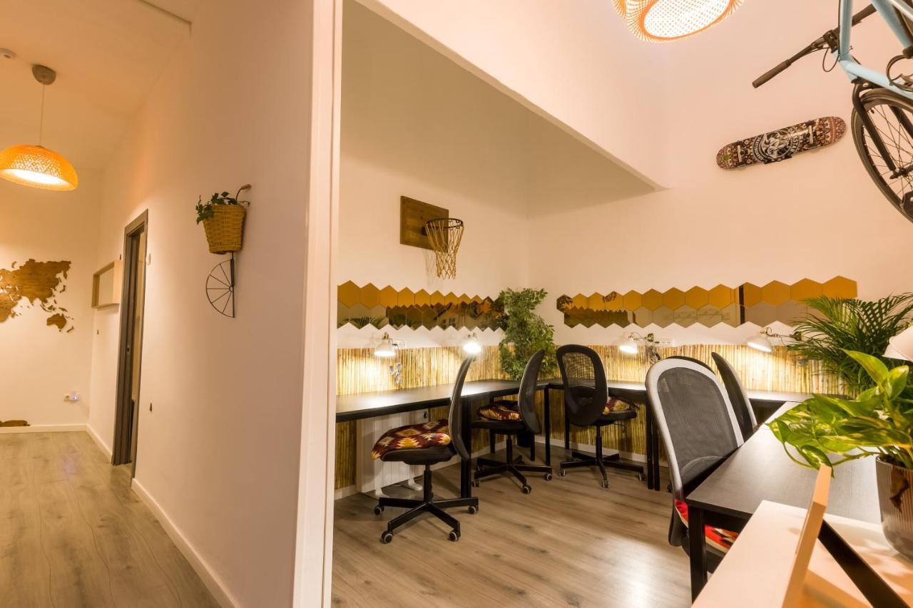 Хостел Social - Coliving & Coworking - Мадрид Экстерьер фото
